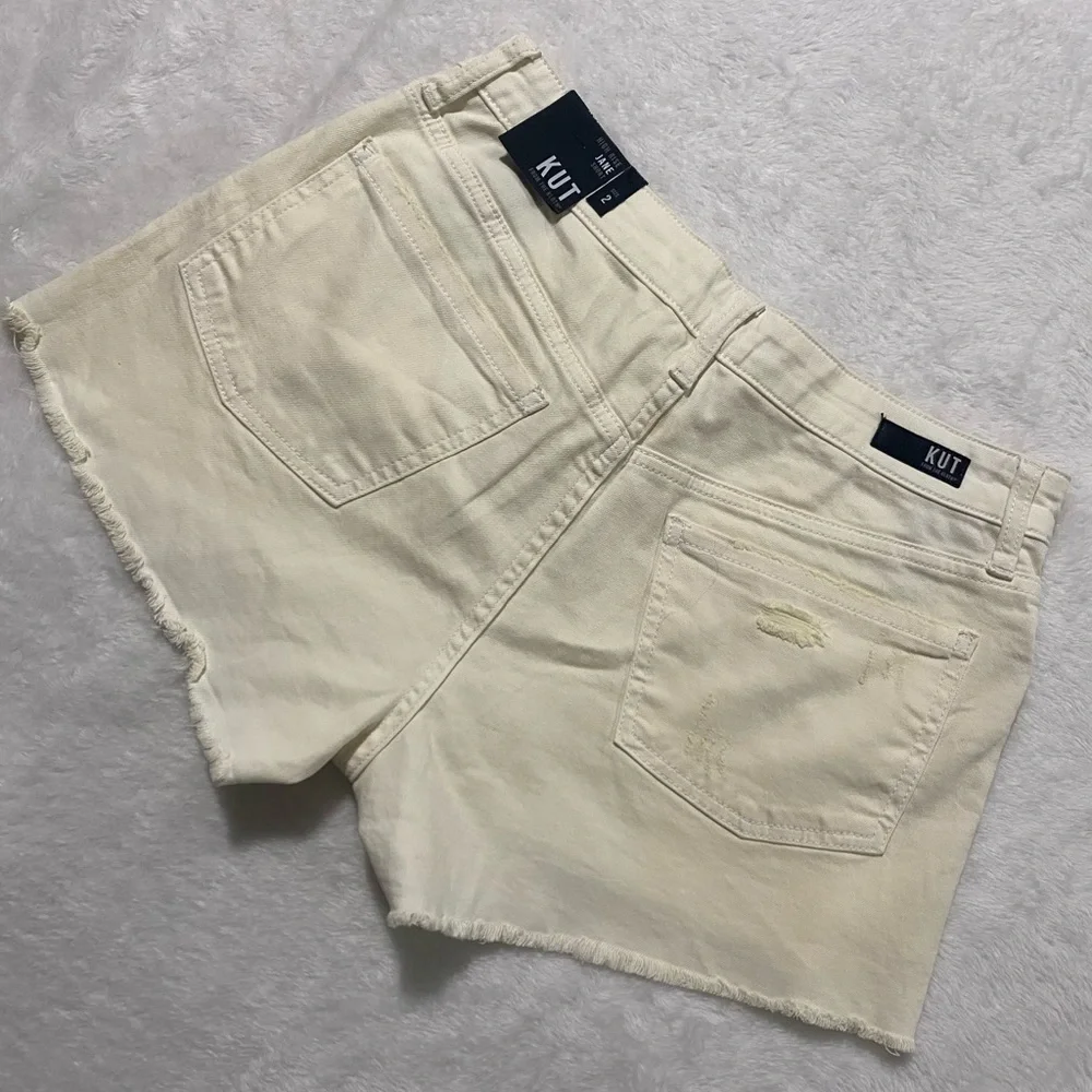 KUT from the Kloth Jane High Rise Short in Creamy White Fray Hem Size 2